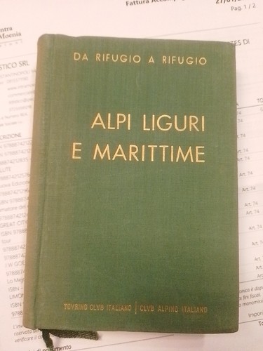 Rifugio alpi - a,